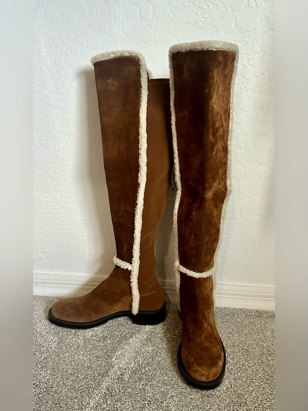 NWOT Stuart Weitzman 5050 OTK Shearling boot size 8